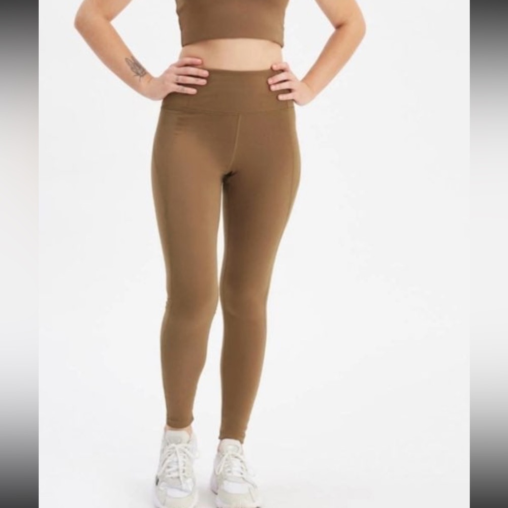NWT Spruce Compressive High-Rise Legging (23 3/4")
